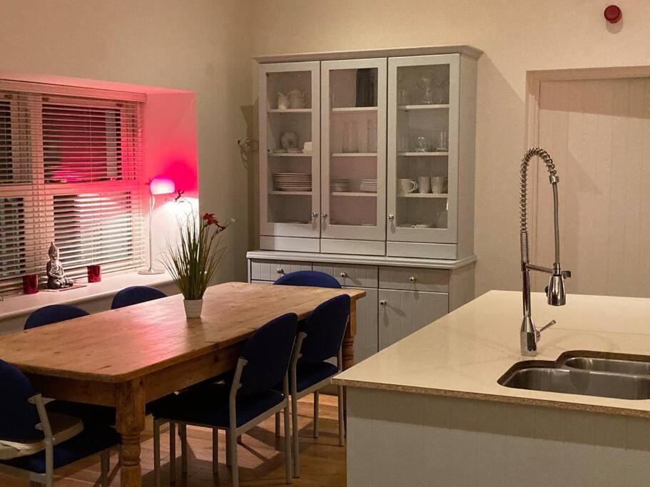 2 Quay Road, Killala. Stunning Sea Front Cottage Eksteriør bilde
