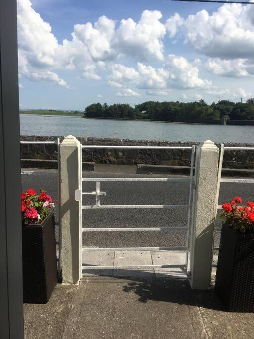 2 Quay Road, Killala. Stunning Sea Front Cottage Eksteriør bilde
